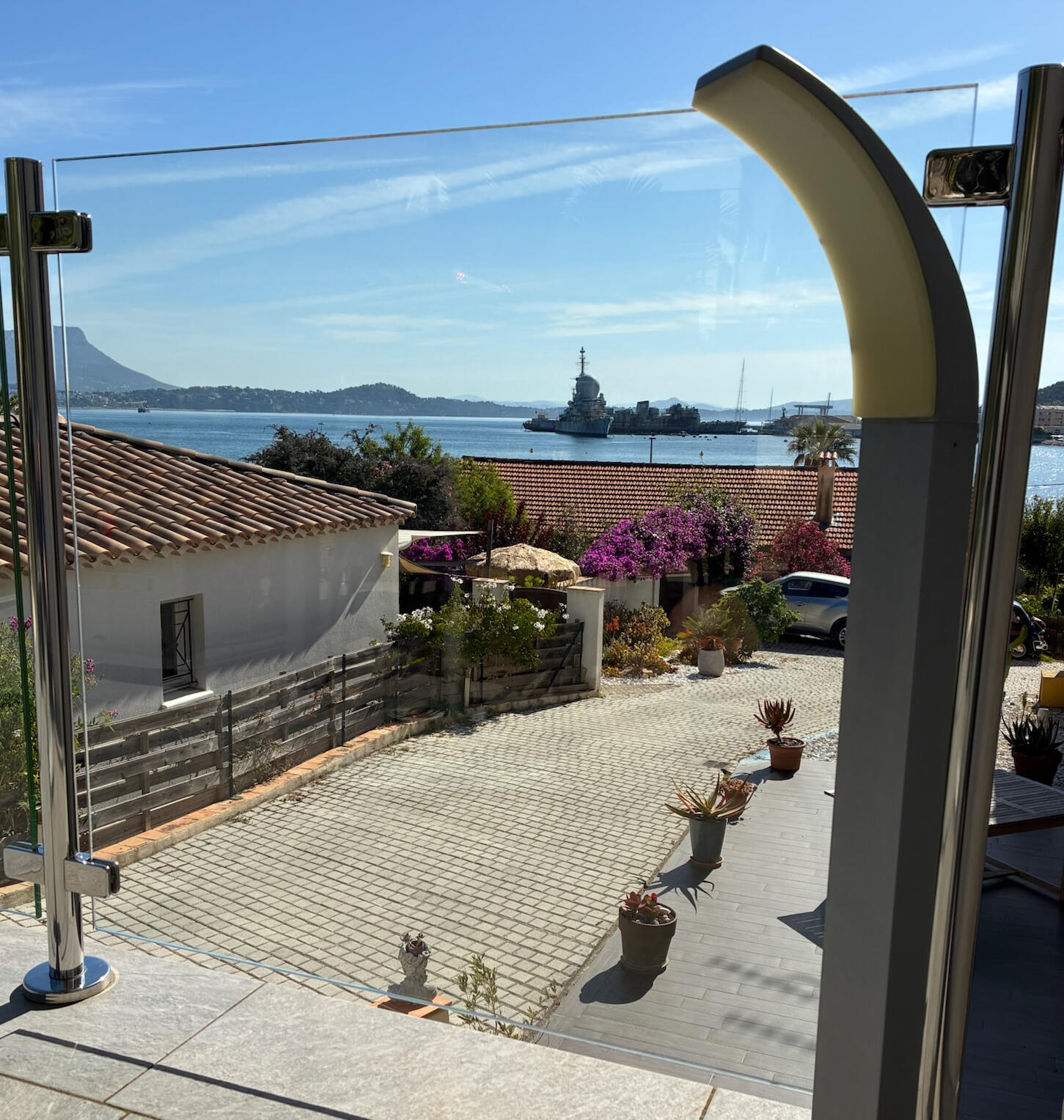 Nettoyage de garde-corps en verre à St Mandrier